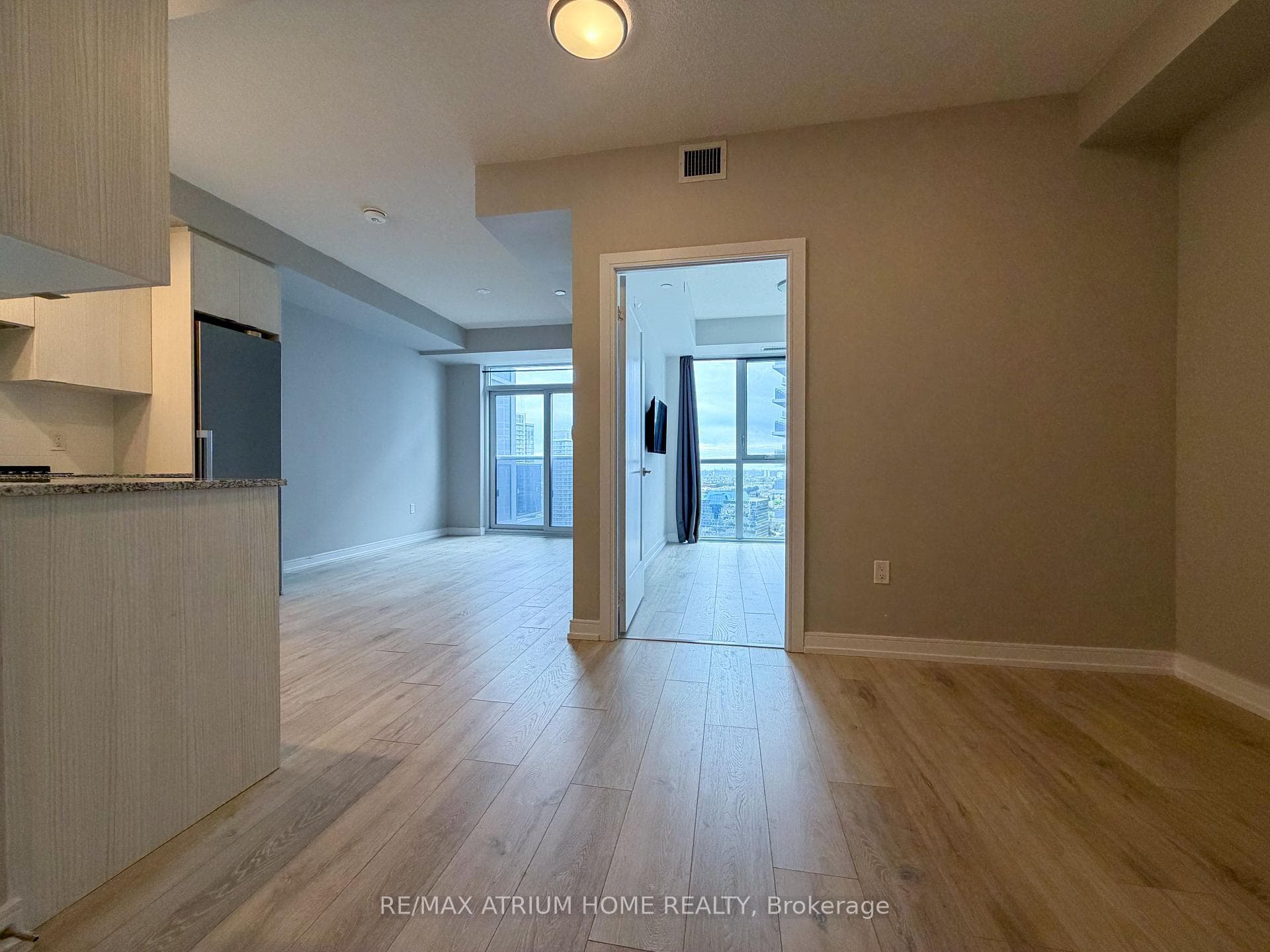 225 Village Green Square Unit 2705 photo 2