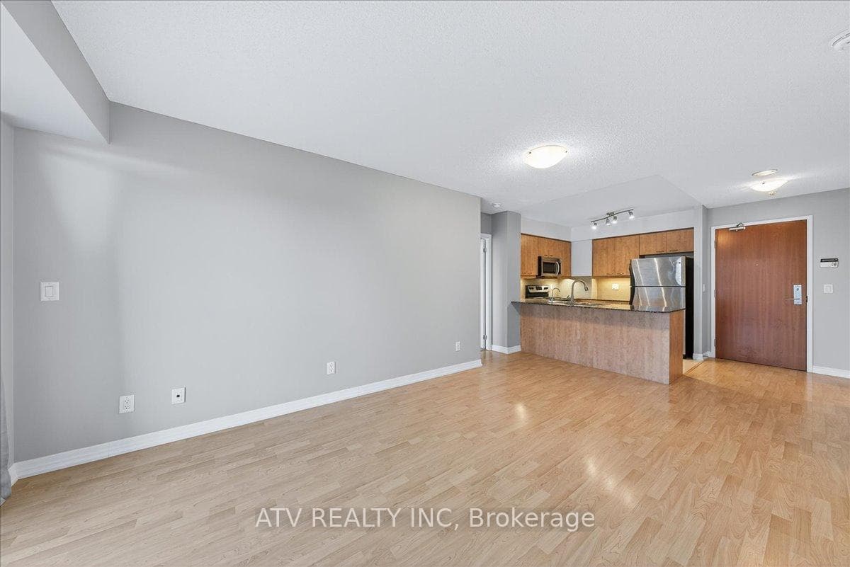 1403 Royal York Road Unit 708 photo 9