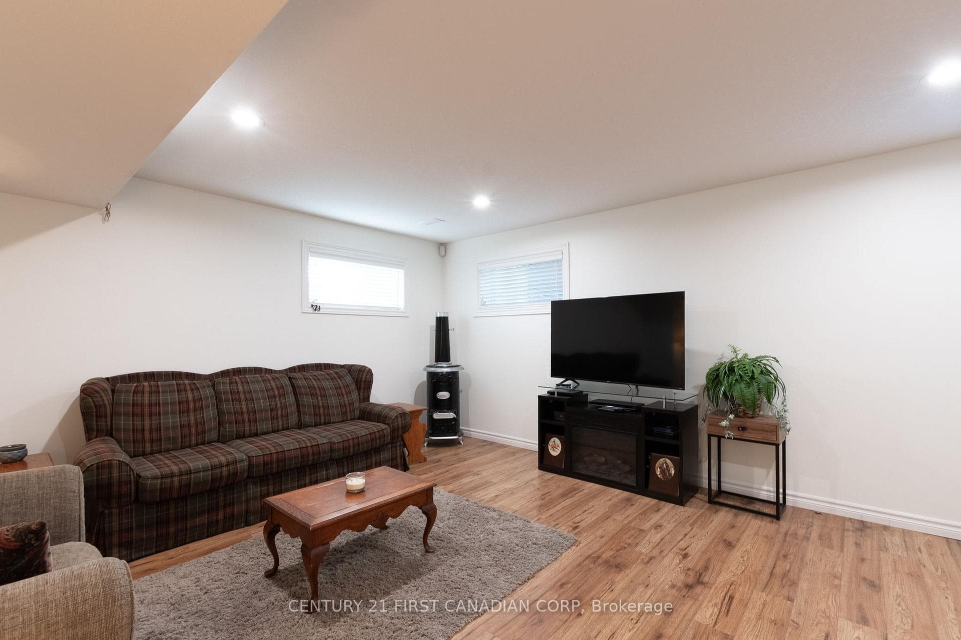 109 Princess Avenue photo 29