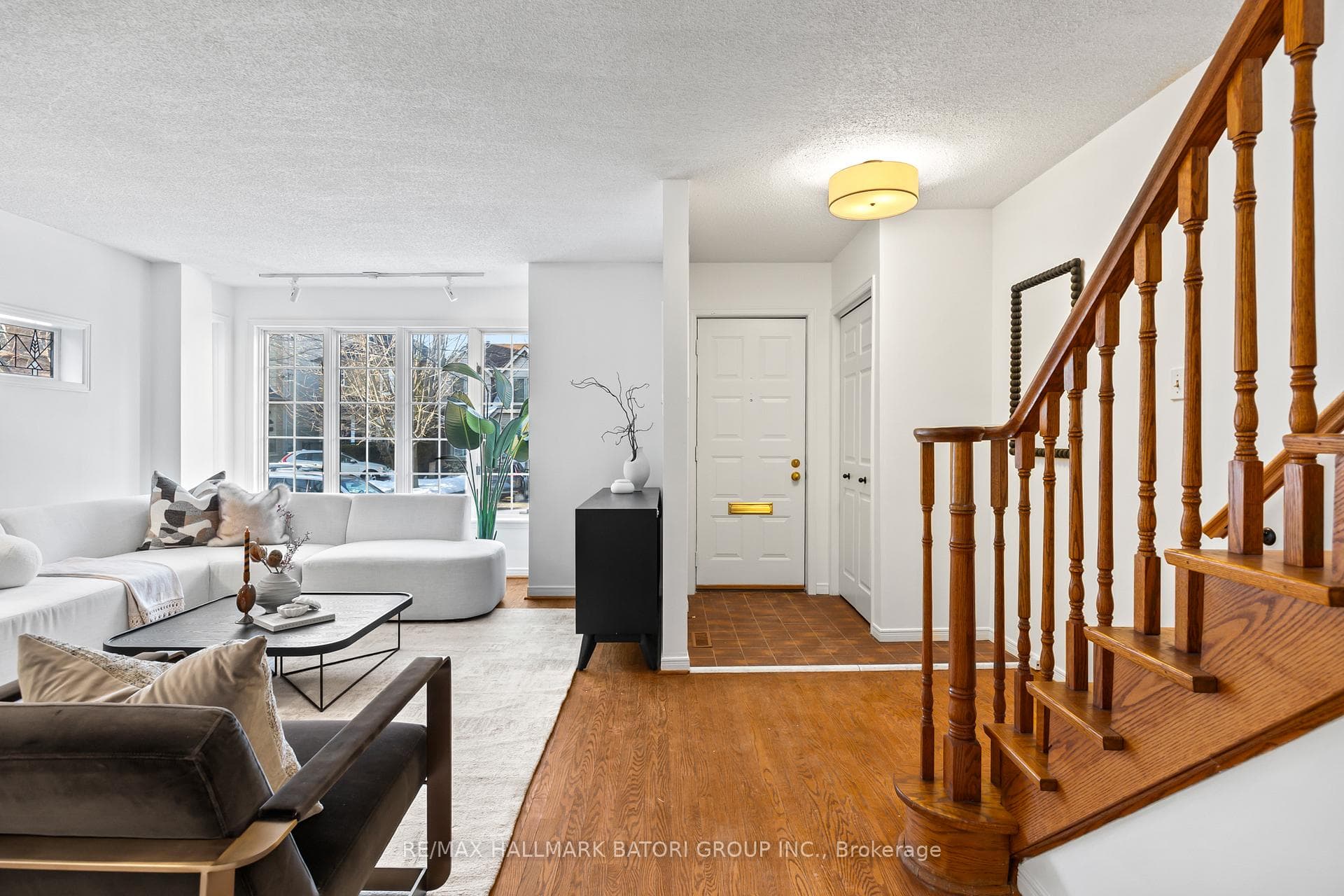 125 Glengarry Avenue photo 2