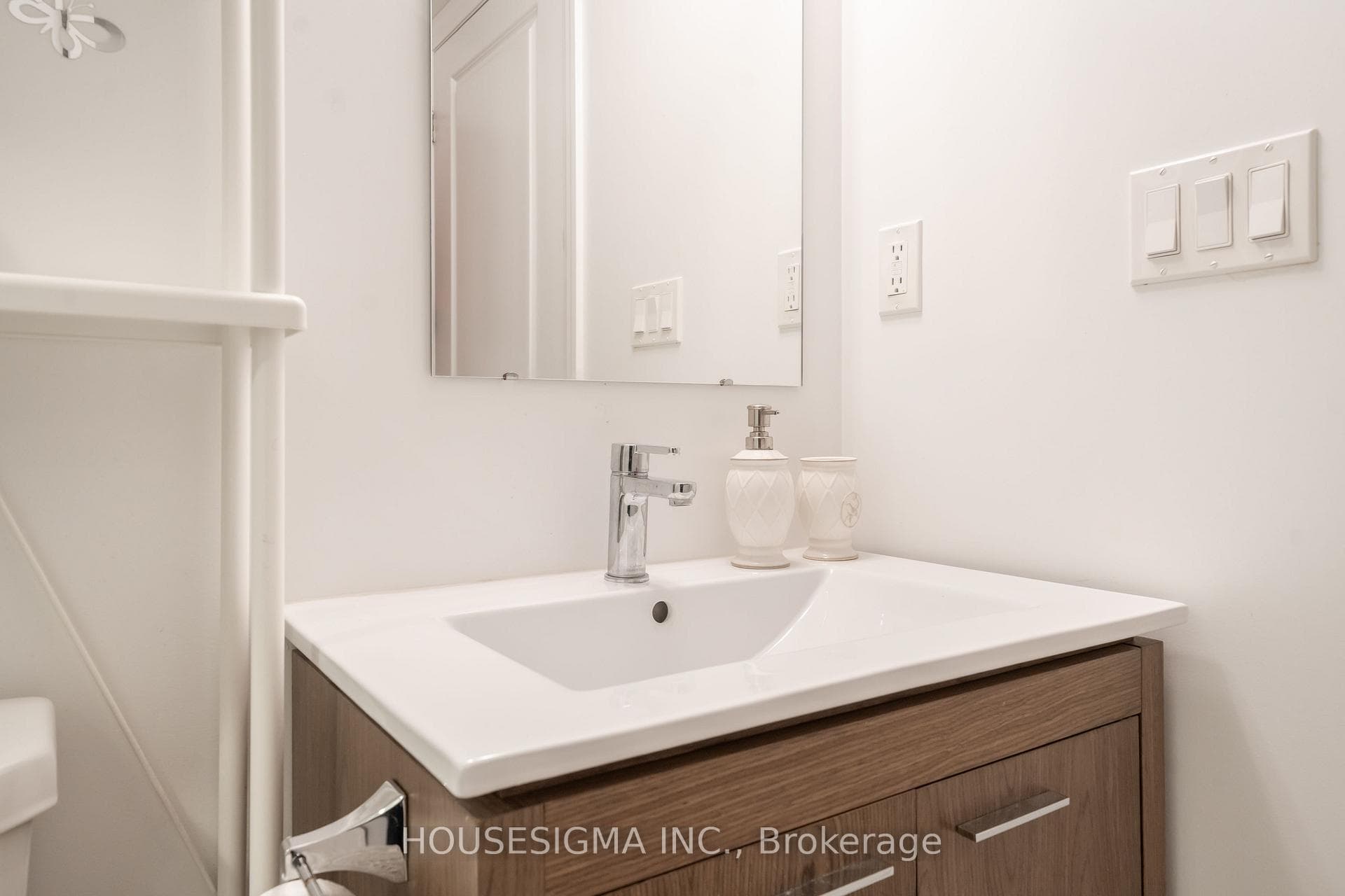 80 Esther Lorrie Drive Unit 320 photo 11