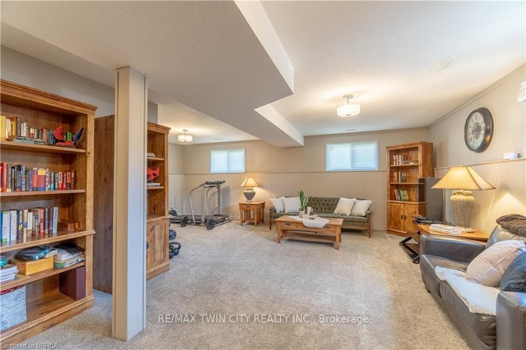 54 Bradbury Crescent photo 23