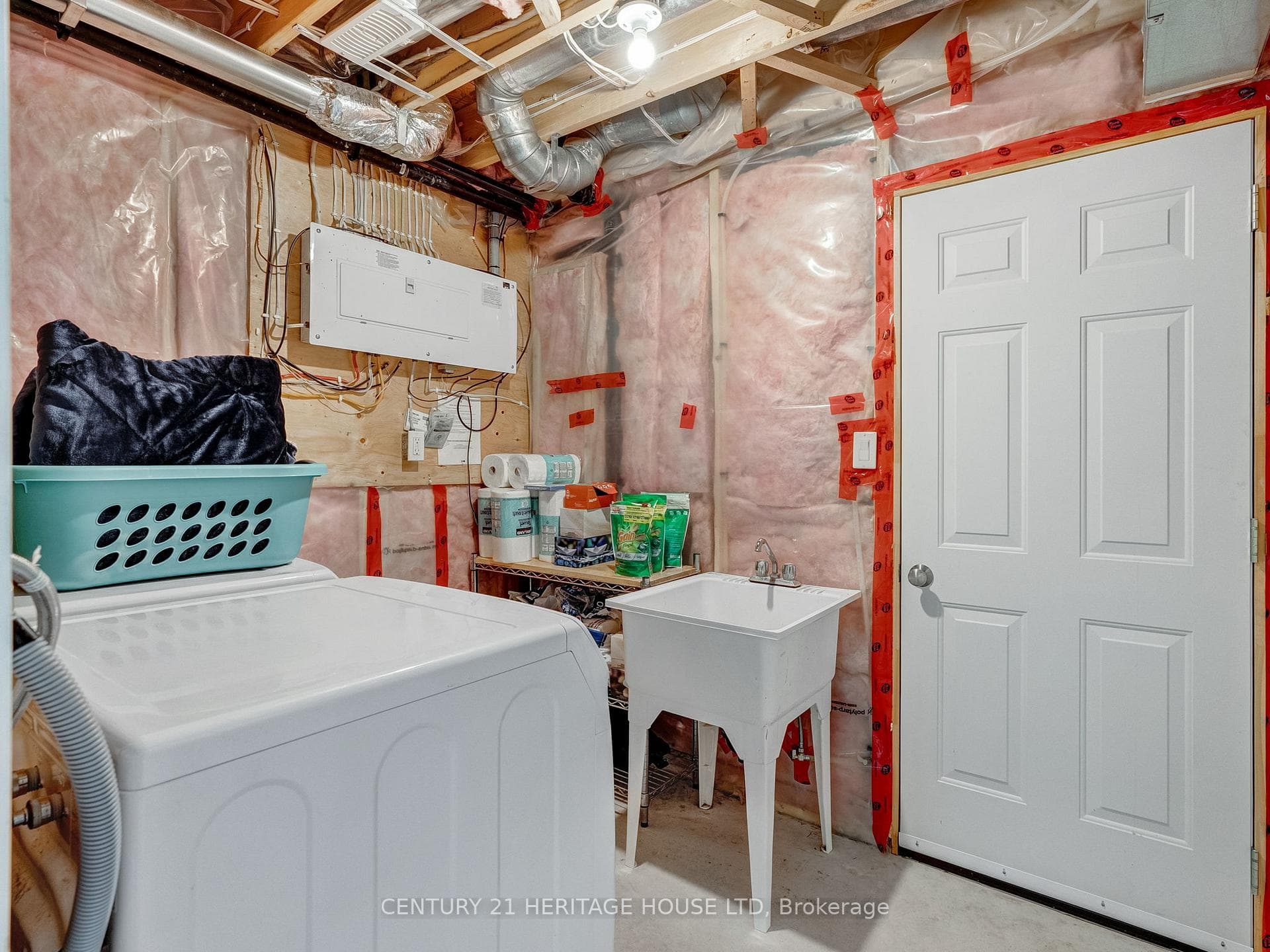 35 Roth Street photo 29