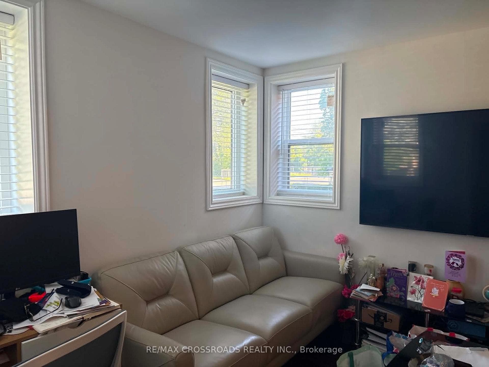 62 Sanders Boulevard photo 3