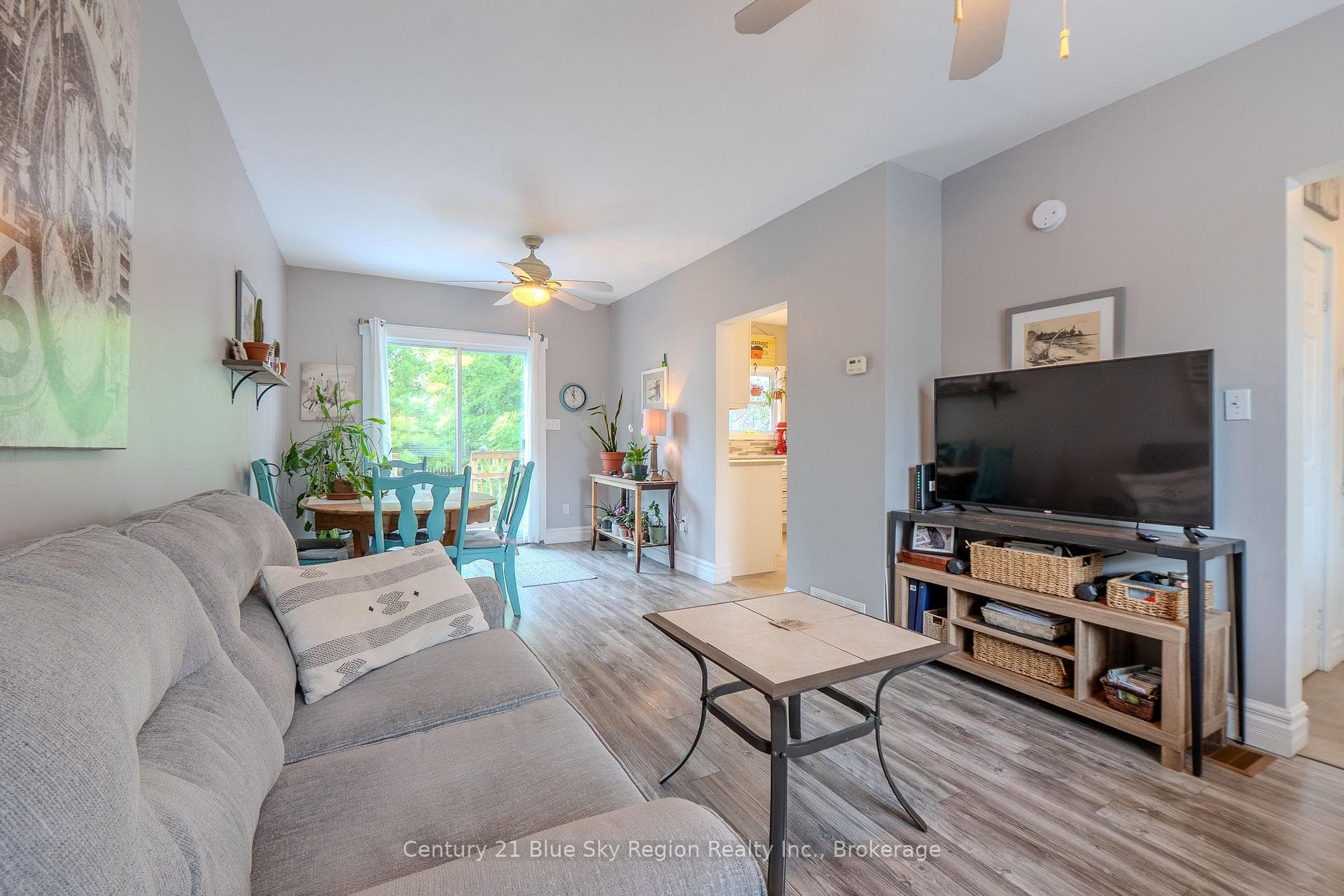 577 O'Brien Street photo 8