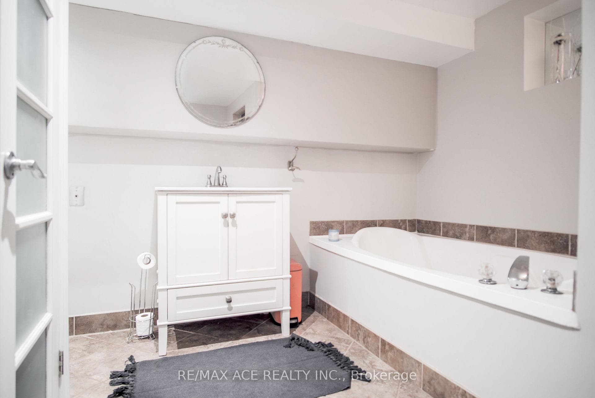 65 Fairwood Crescent photo 24