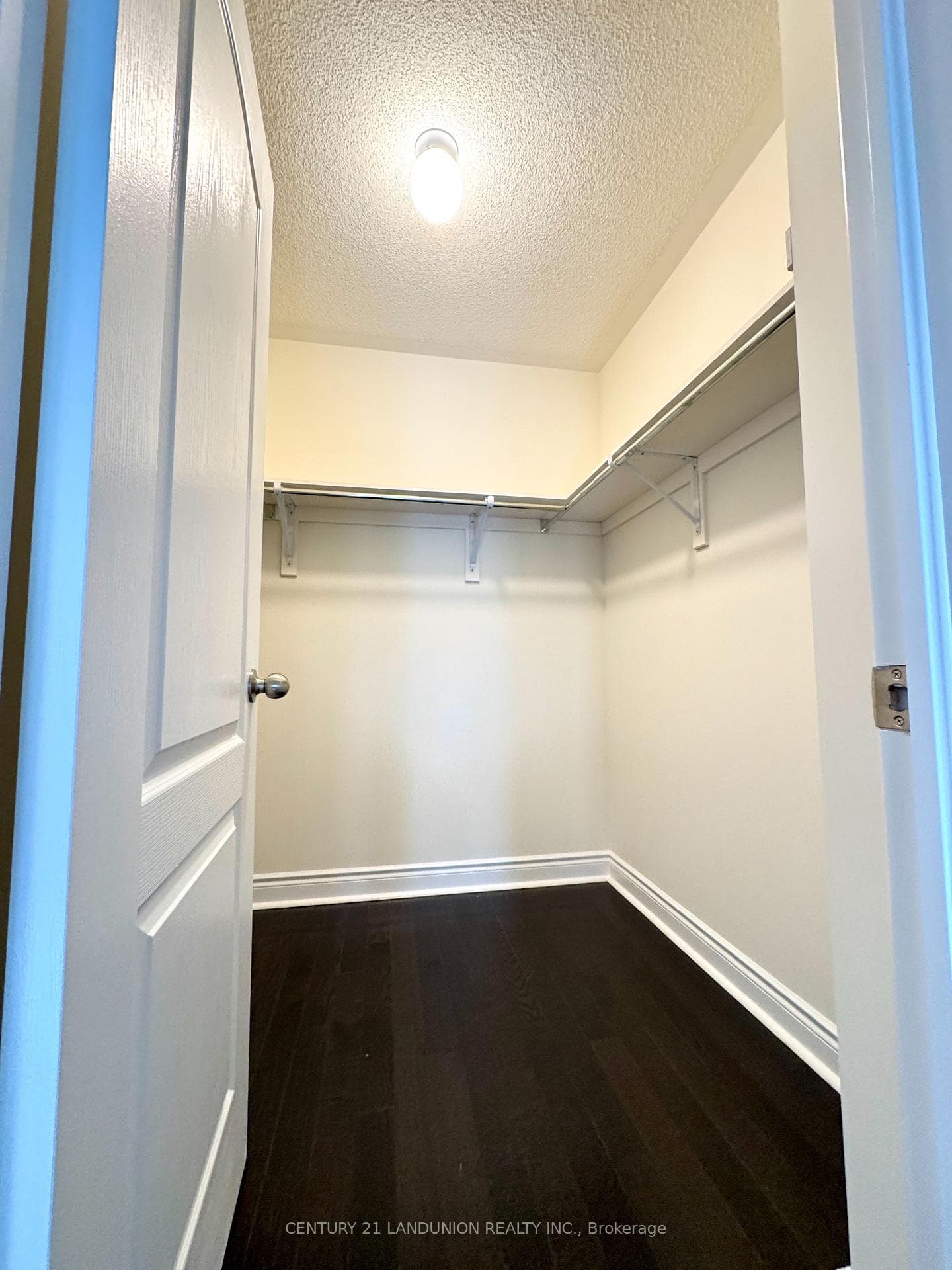 921 Goring Circle photo 15