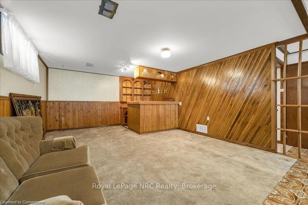 103 Leggett Crescent photo 24
