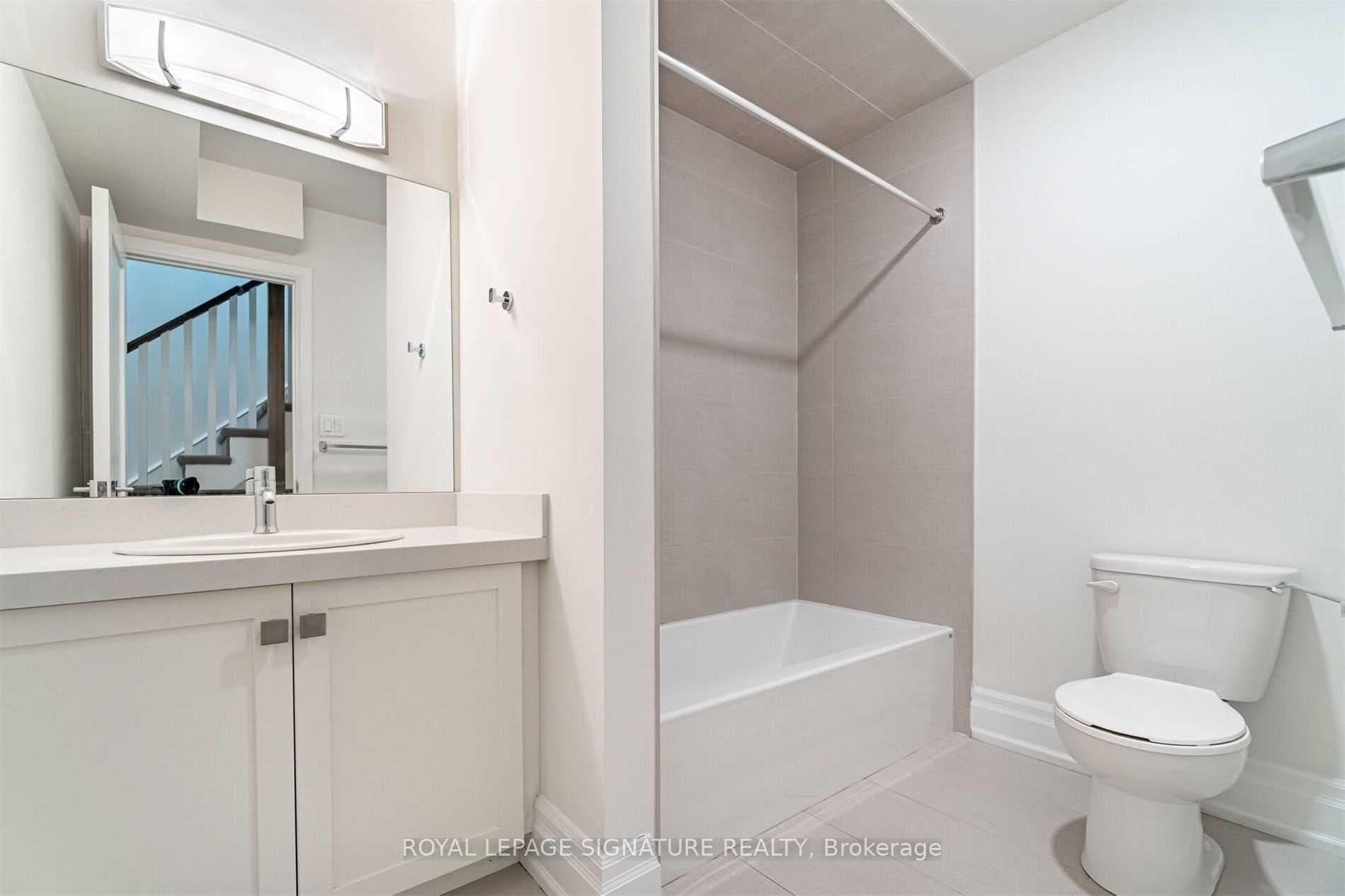 760 Lakeshore Road Unit 202 photo 13