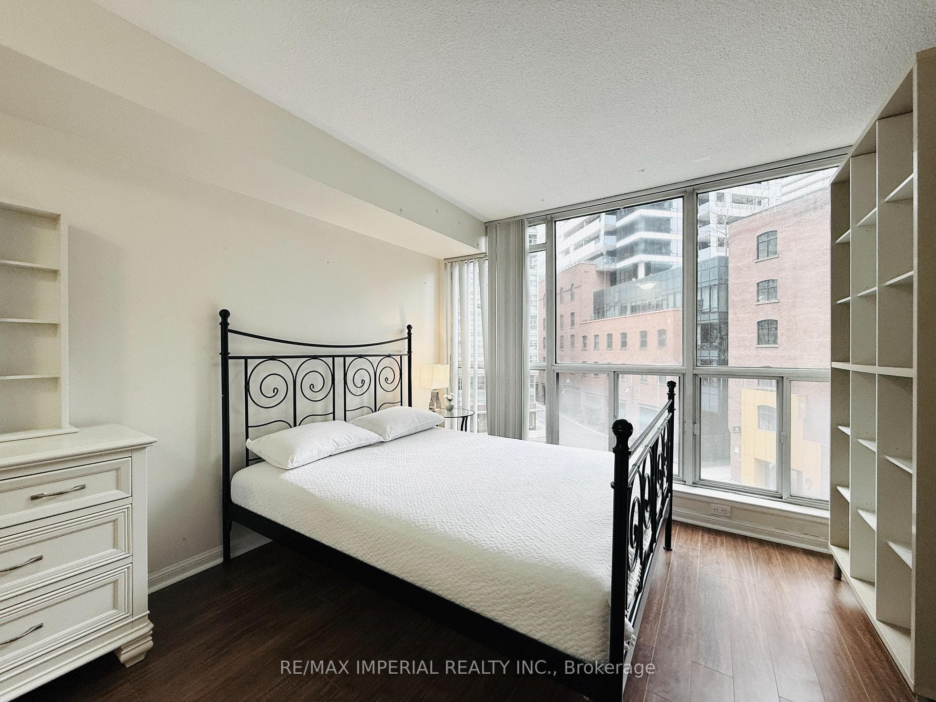 24 Wellesley Street Unit 410 photo 6