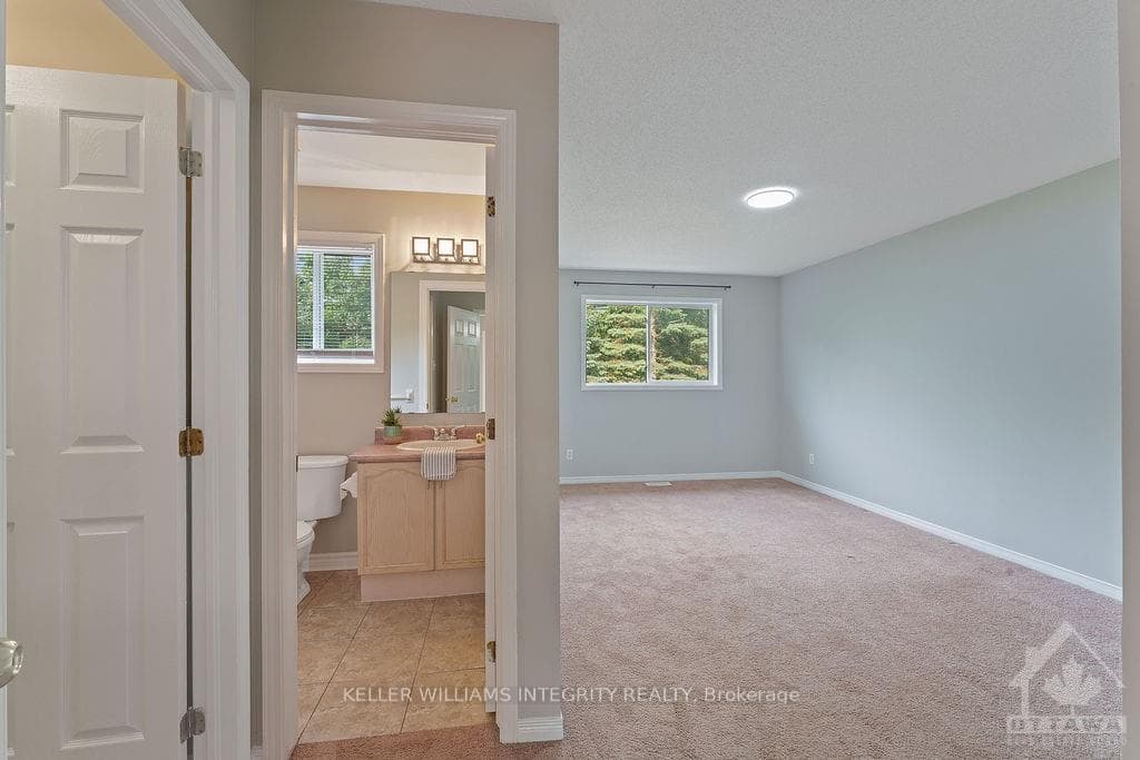 71 HEMLO Crescent photo 17