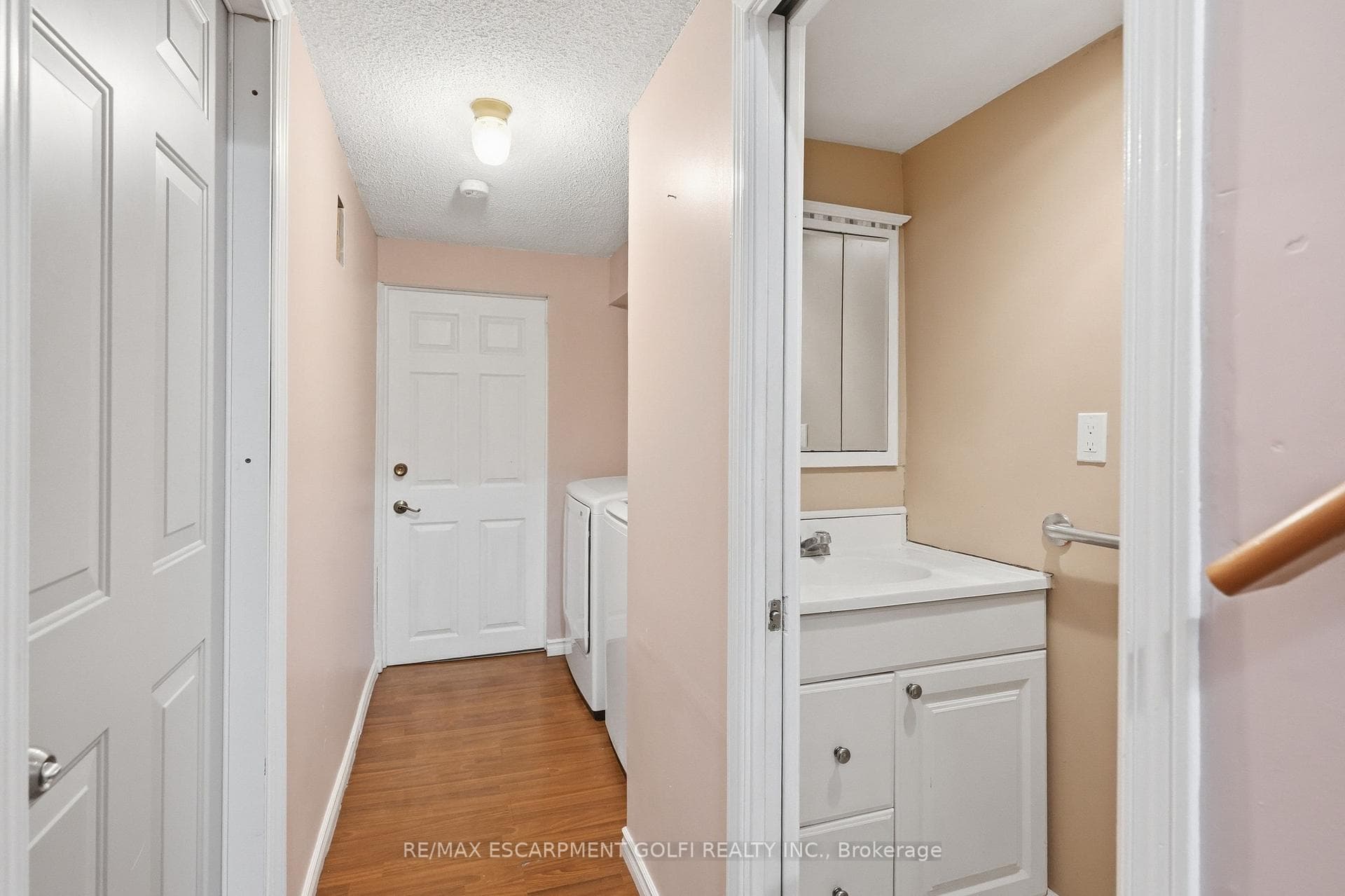 63 Fonthill Road Unit 14 photo 25