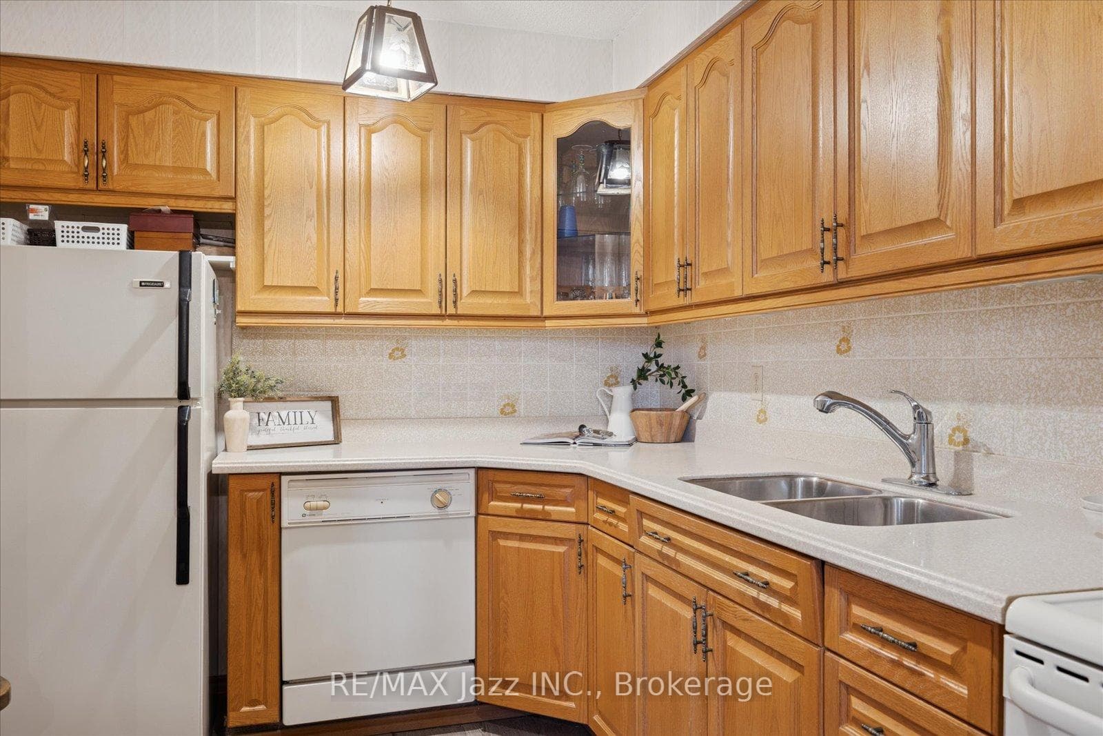 120 Elgin Street Unit 102 photo 11