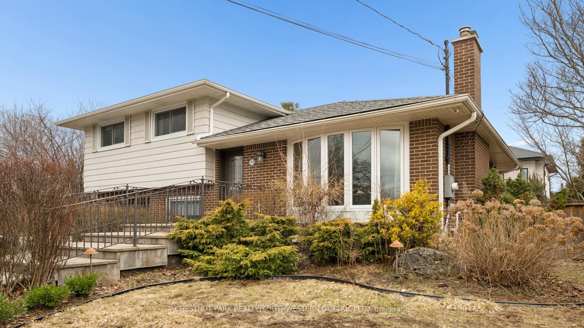 19 Douglas Road photo 2