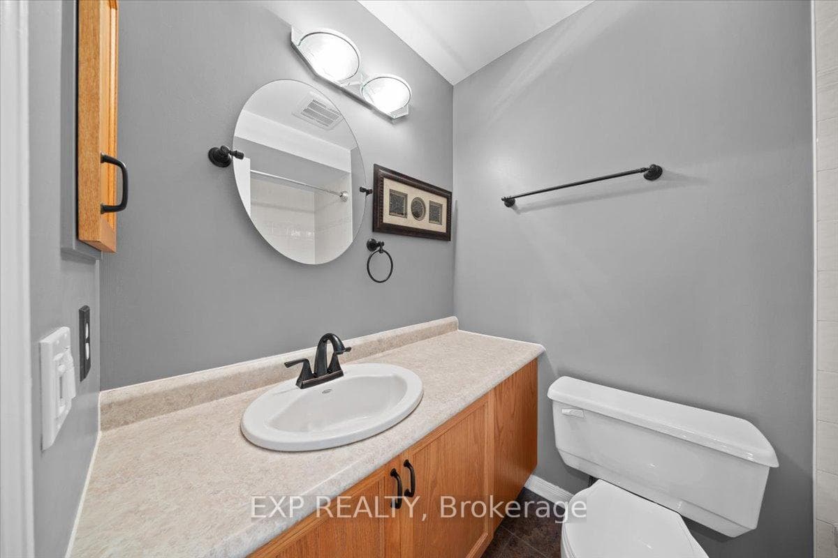 851 Beauregard Crescent photo 23