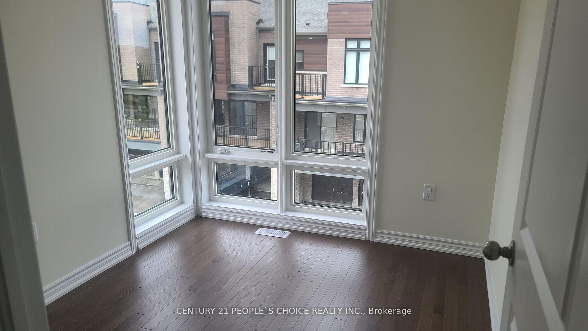 161 Blick Crescent photo 6