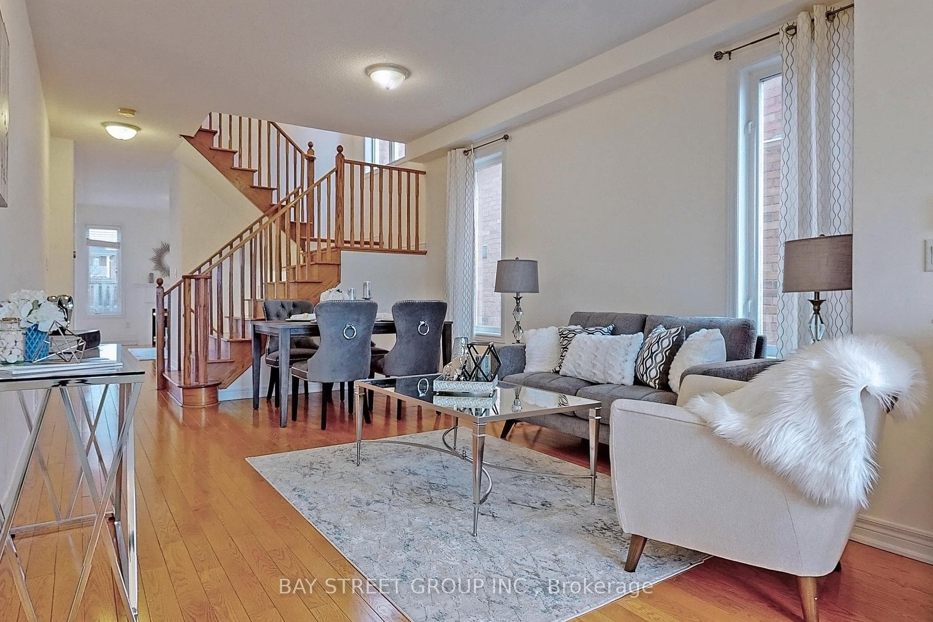 70 Goldenwood Crescent photo 4
