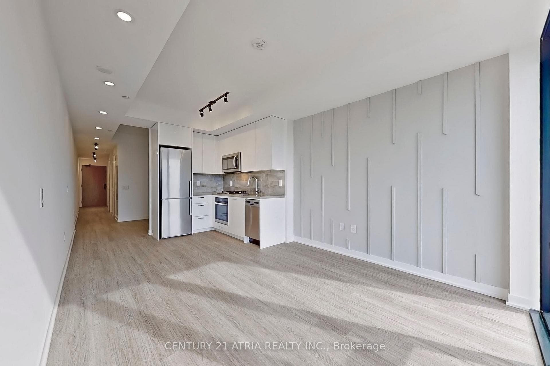 195 McCaul Street Unit 503 photo 6