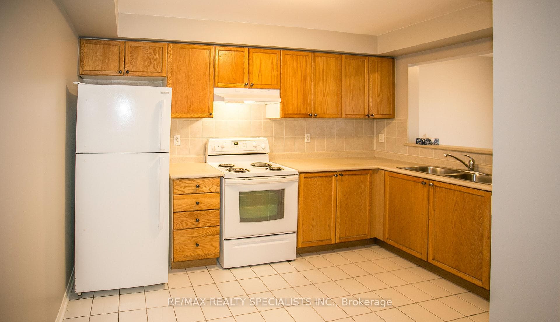 98 Joymar Drive photo 6
