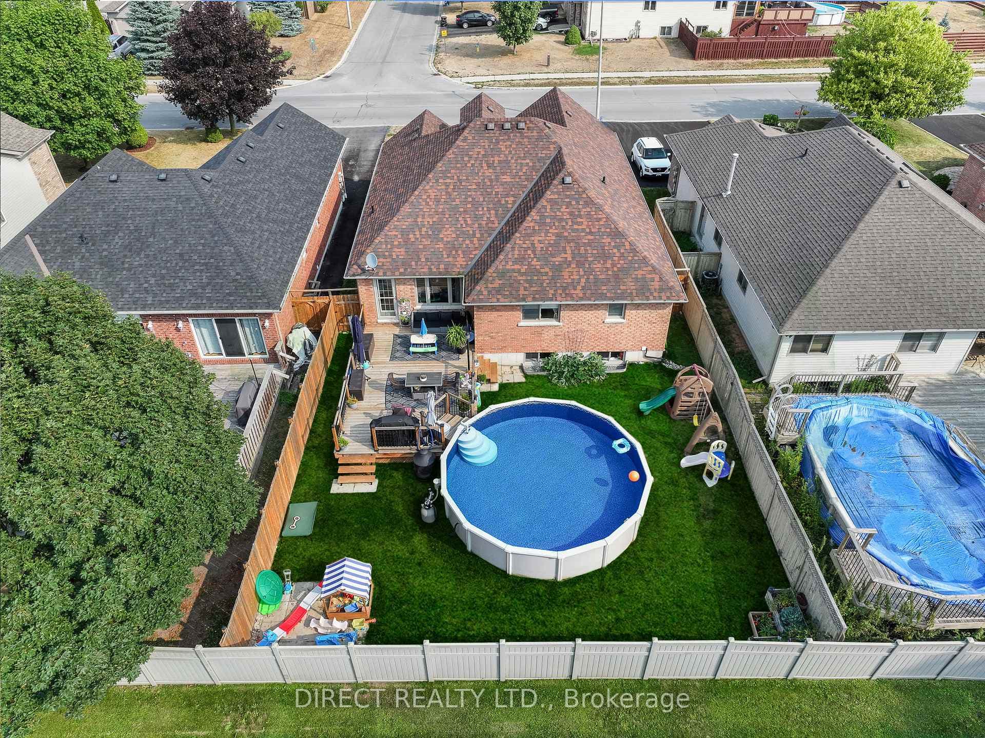 13 Finch Drive photo 32