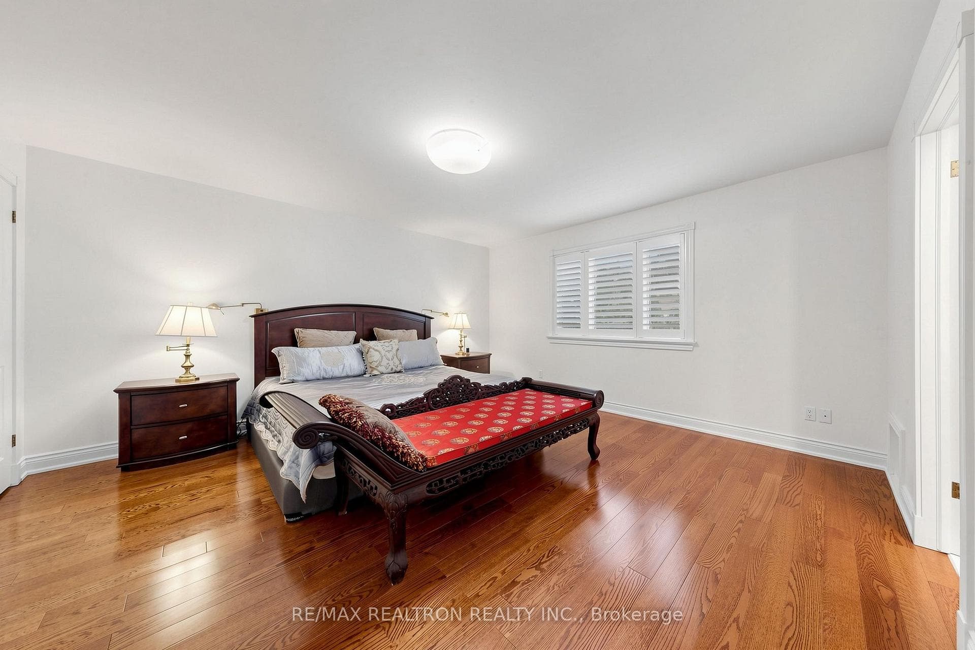 352 Deloraine Avenue photo 19