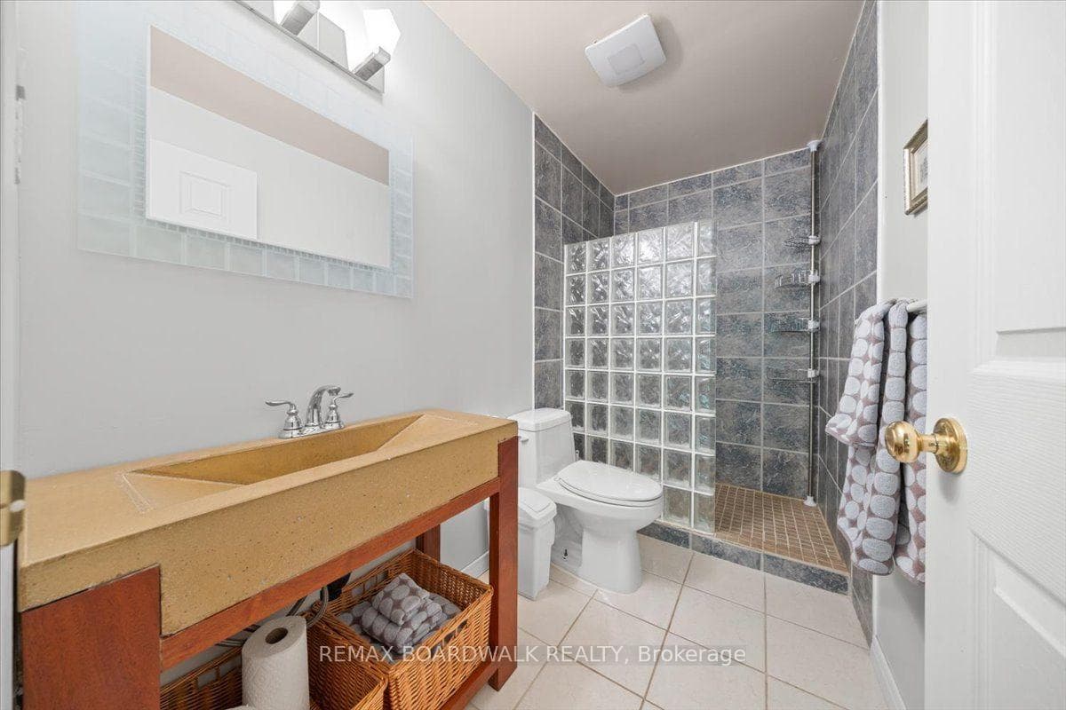 15 Selwyn Crescent photo 43