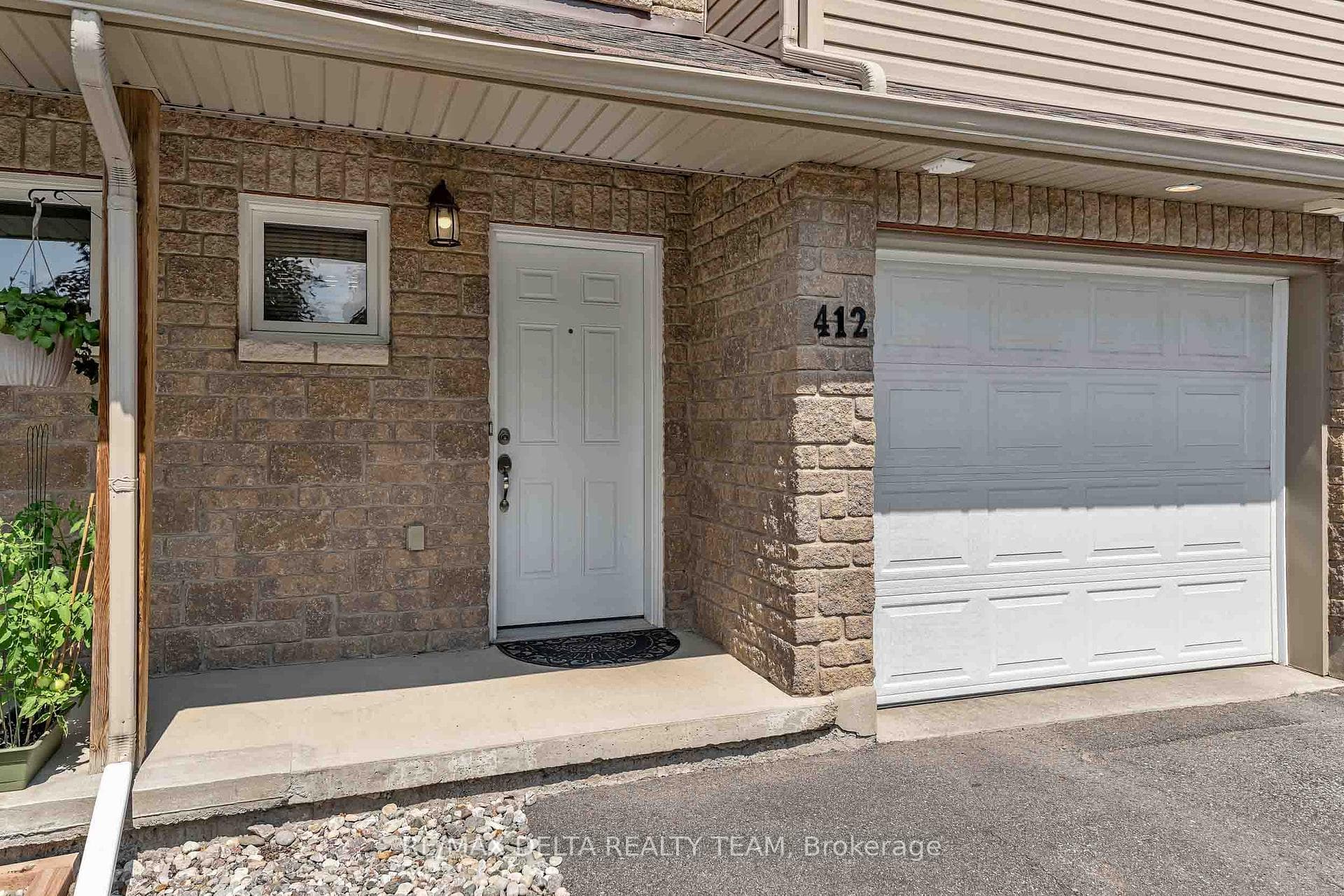 412 VAN BUREN Street photo 4