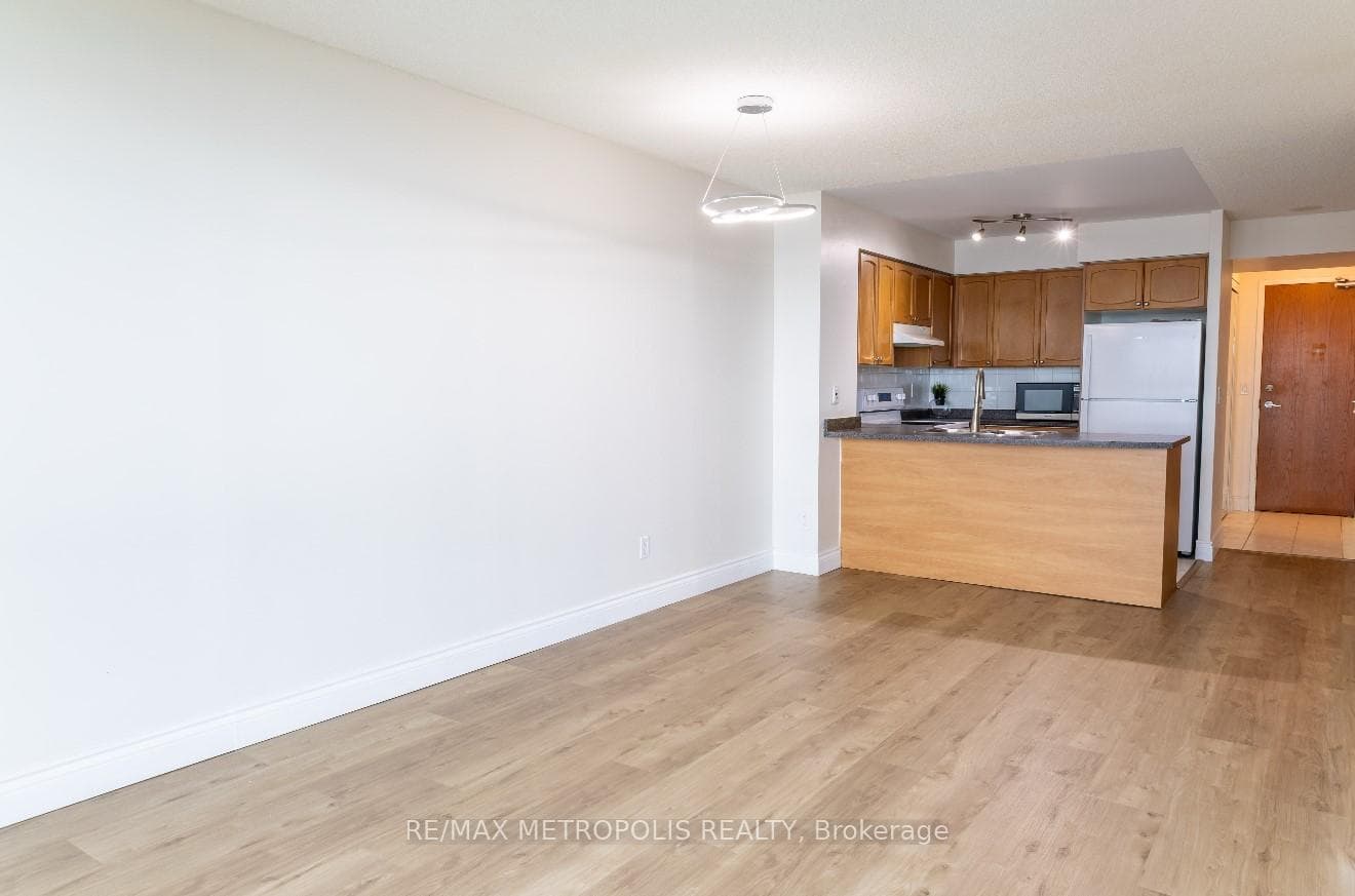 219 Fort York Boulevard Unit 1811 photo 5