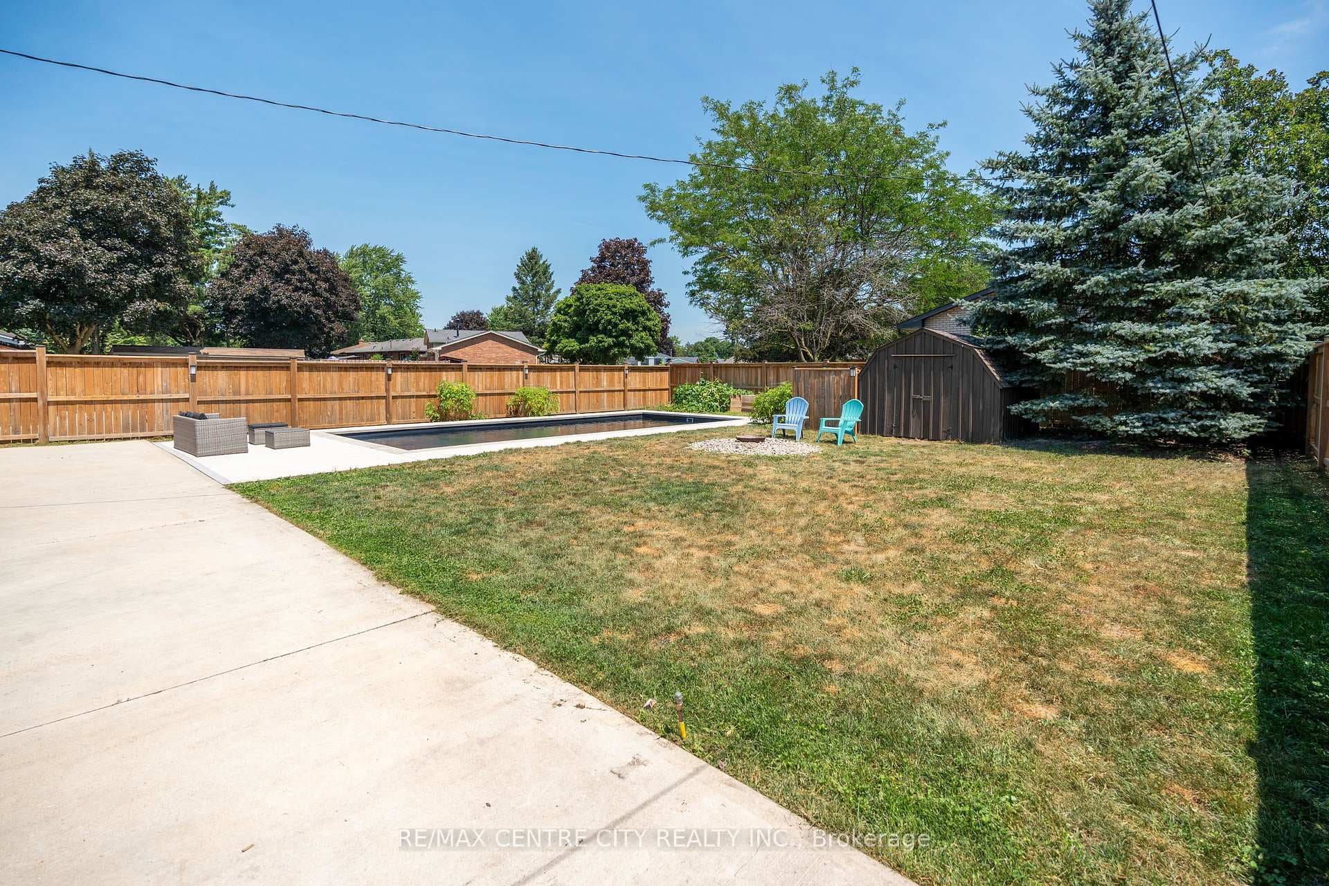 140 Oakwood Place photo 9