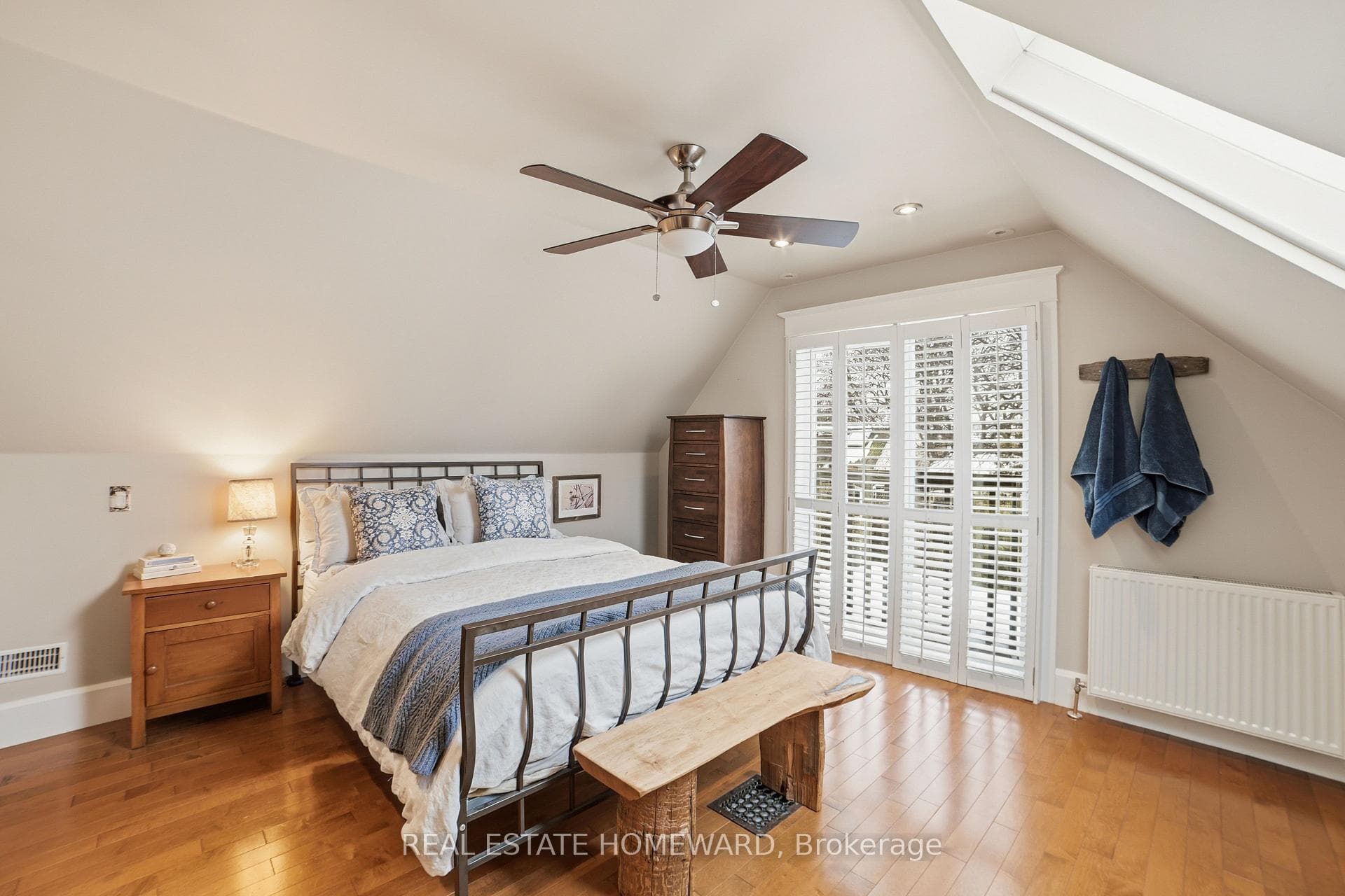 101 Bertmount Avenue photo 23