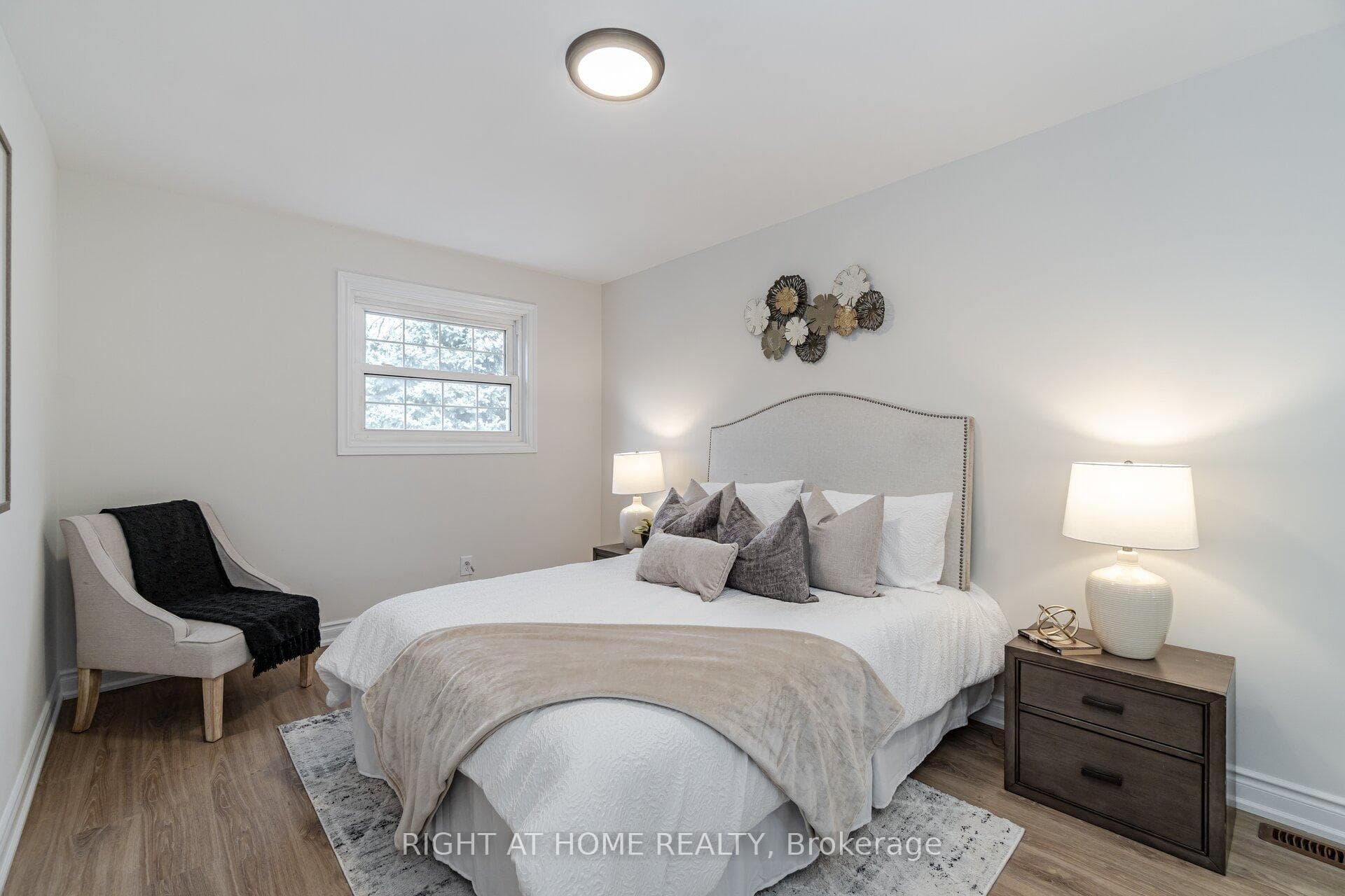 54 Plumbrook Crescent photo 22