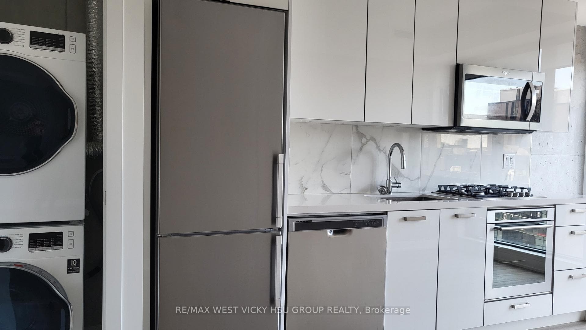 458 Richmond Street Unit 906 photo 8