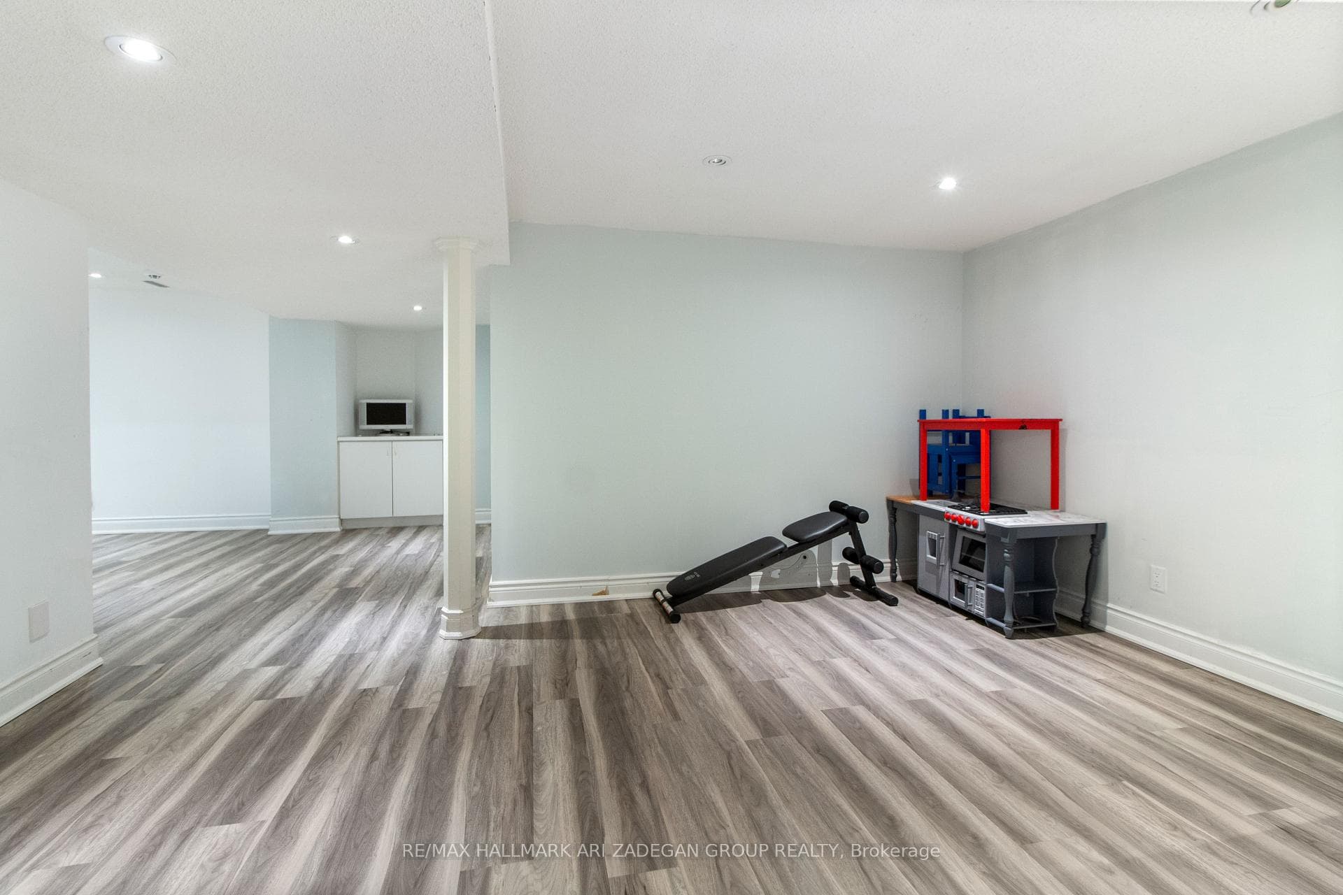 16 Roseborough Crescent photo 19
