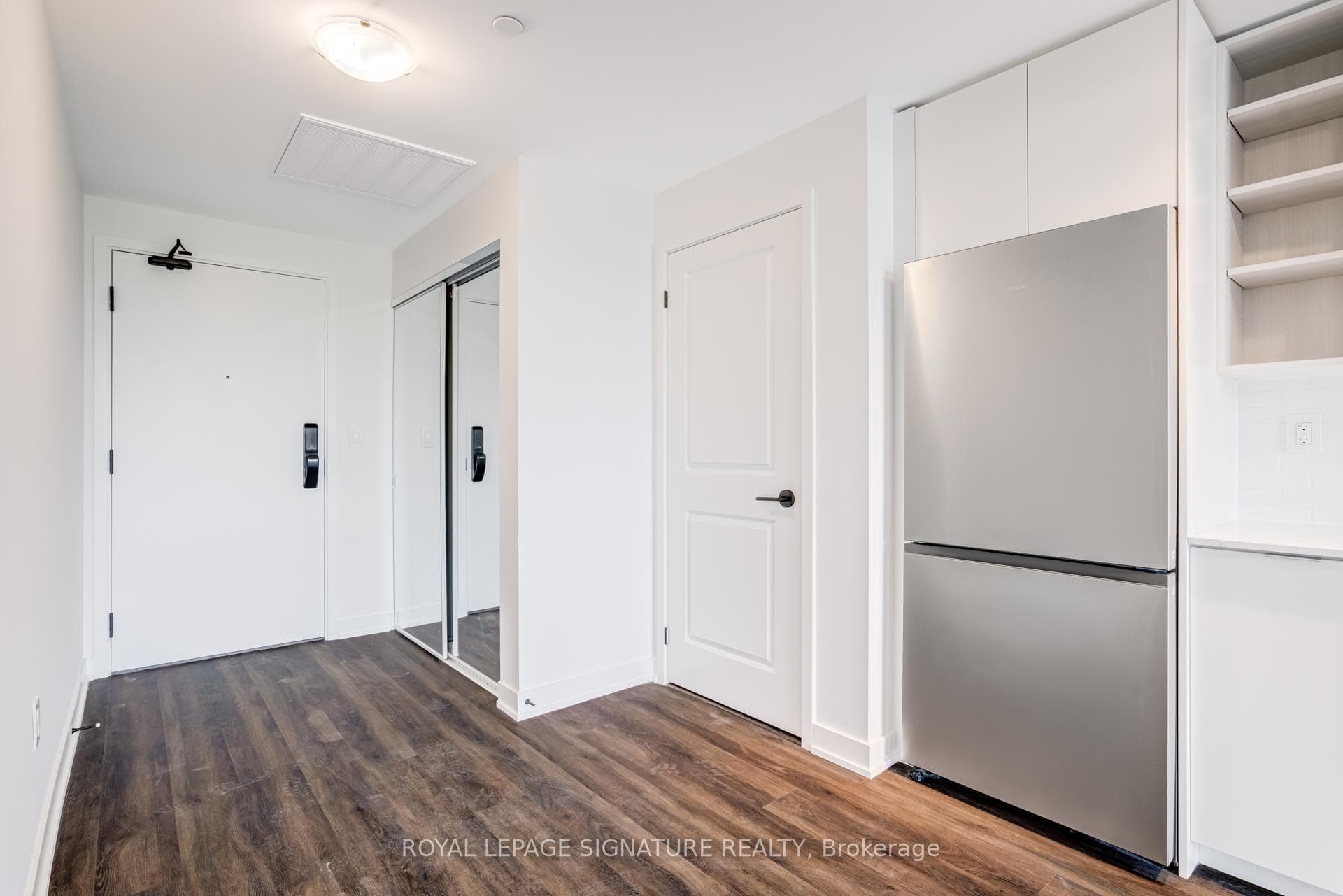 2075 Lakeshore Road Unit 811 photo 21