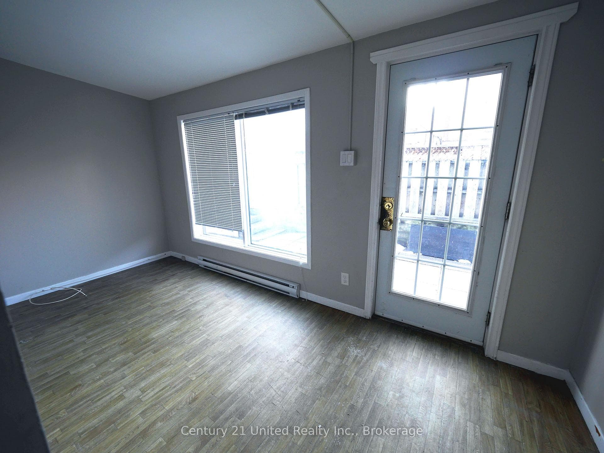 375A Queen Street photo 4
