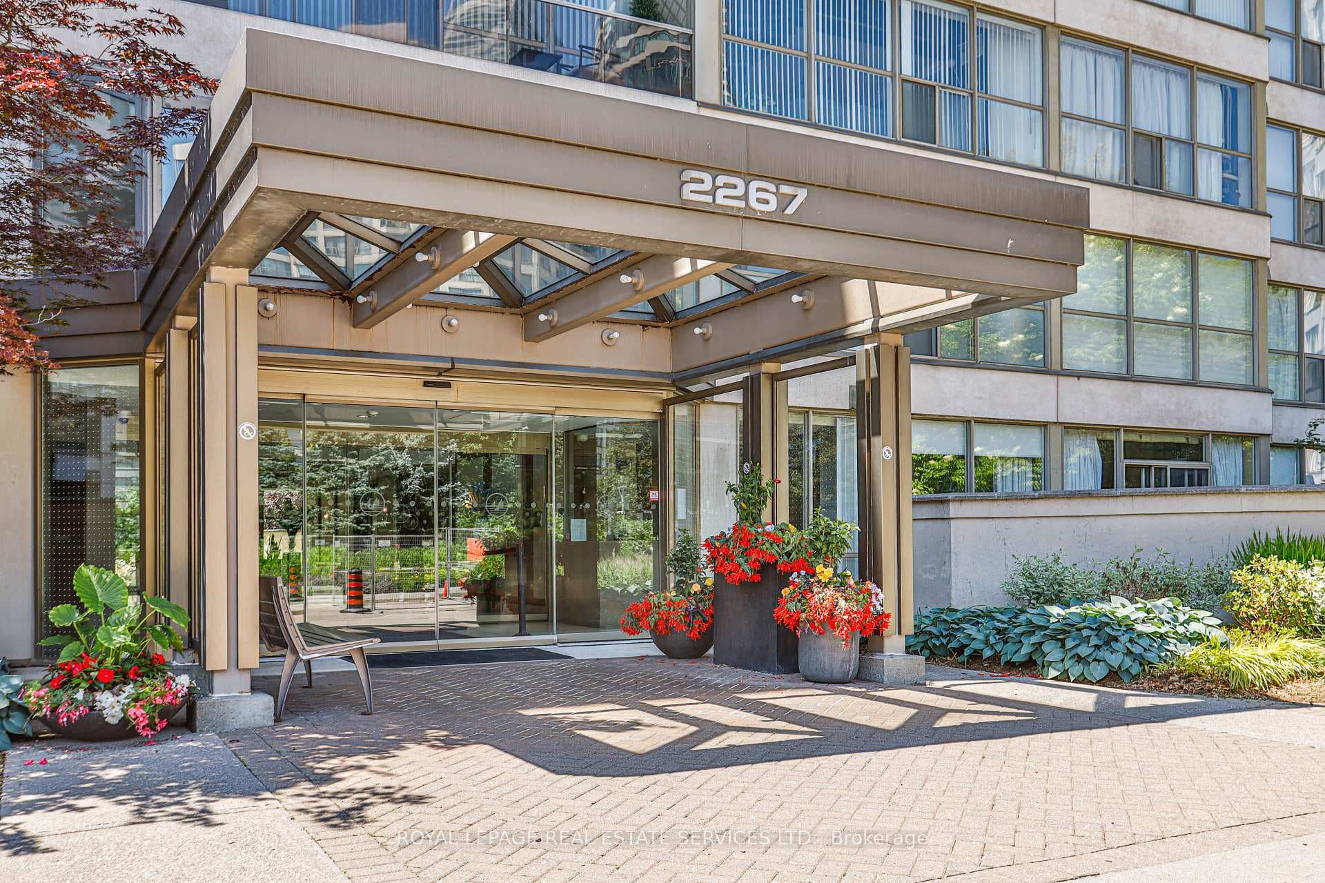 2267 Lakeshore Boulevard Unit 1304 photo 1