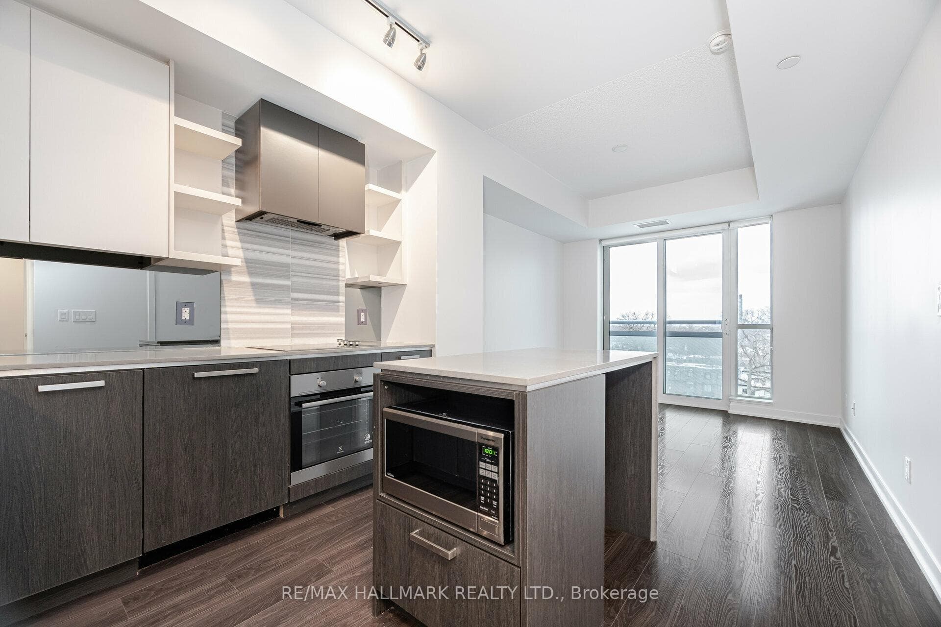 1830 Bloor Street Unit 739 photo 4