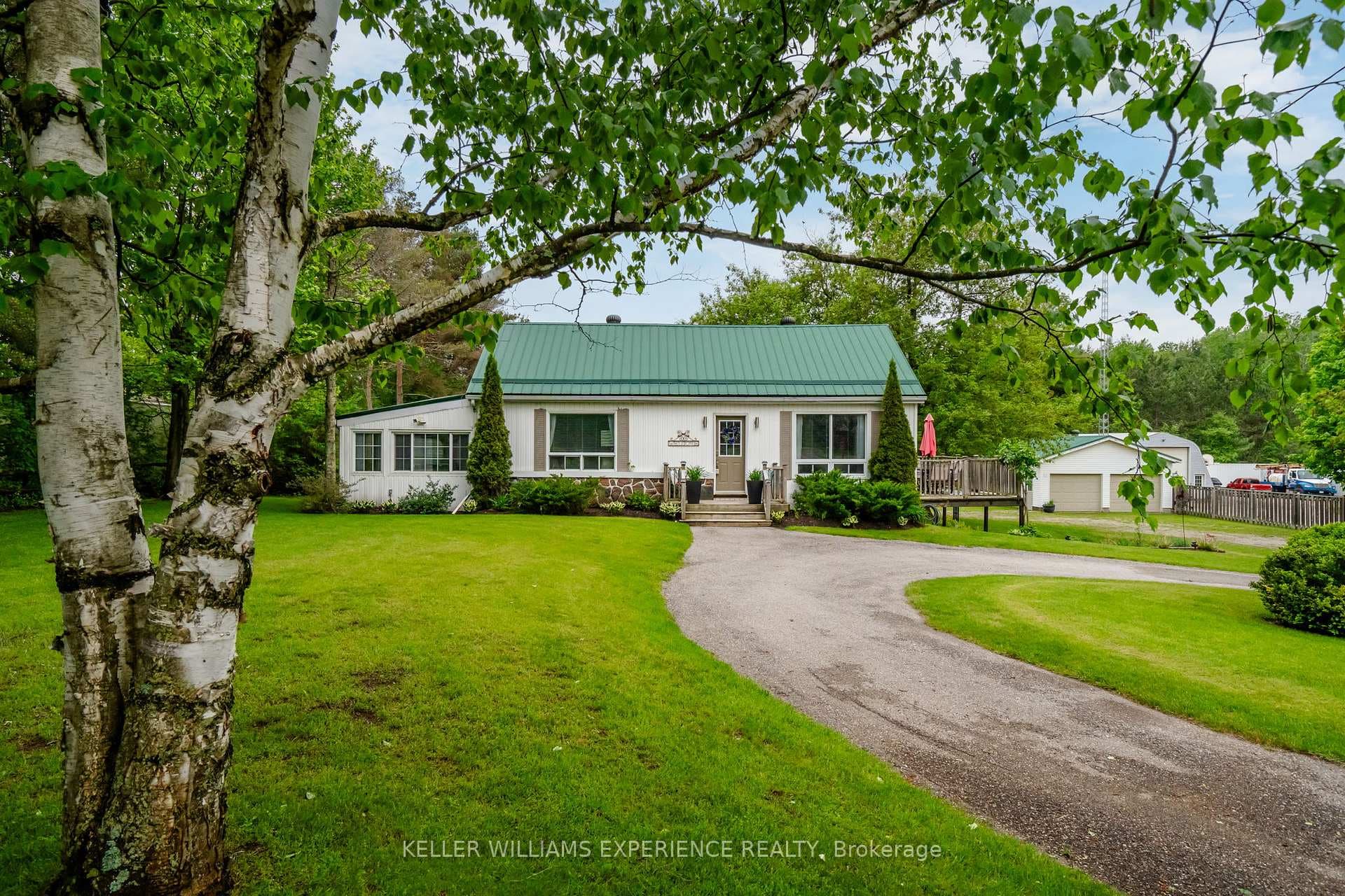 3514 PENETANGUISHENE Road photo 4