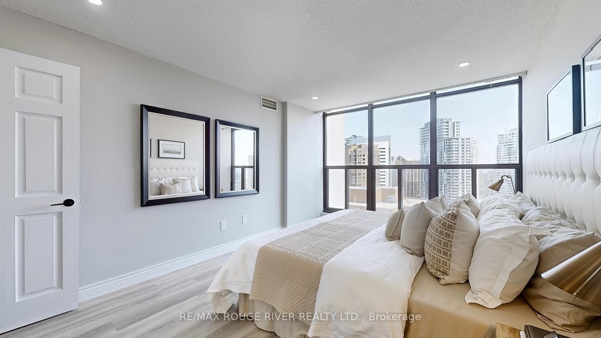 33 Elmhurst Avenue Unit 2407 photo 30