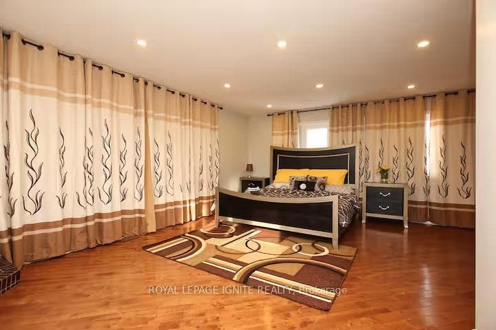 2 Waringstown Drive photo 10