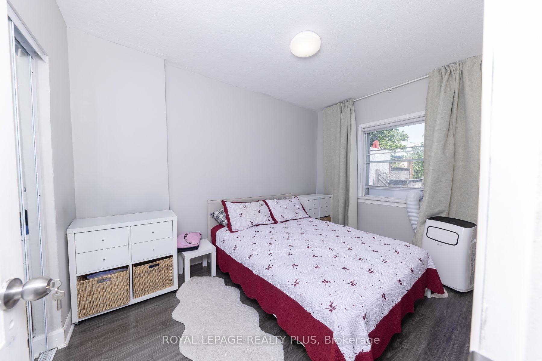 33 Dayton Avenue photo 27