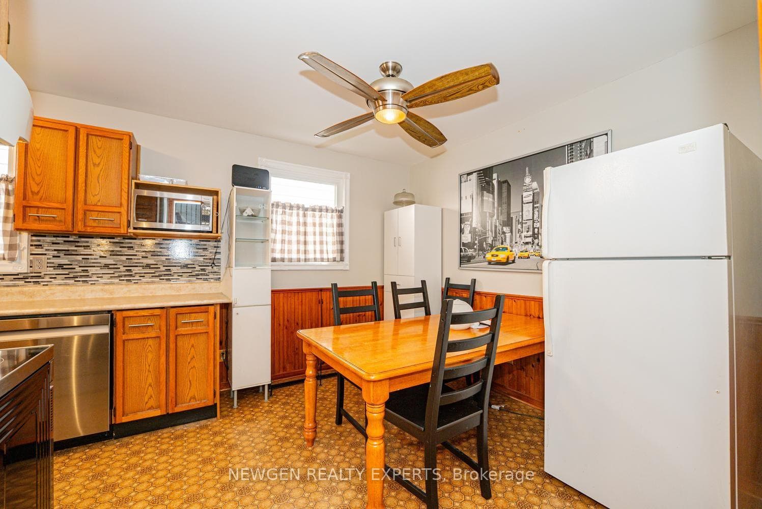 7022 Cordingley Crescent photo 10