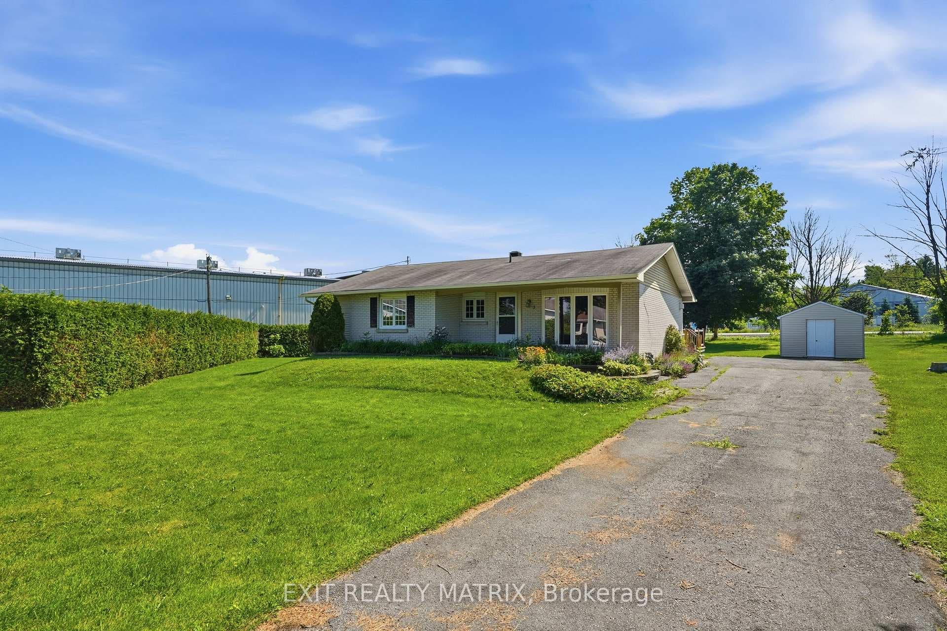 3 Hillview Circle photo 1