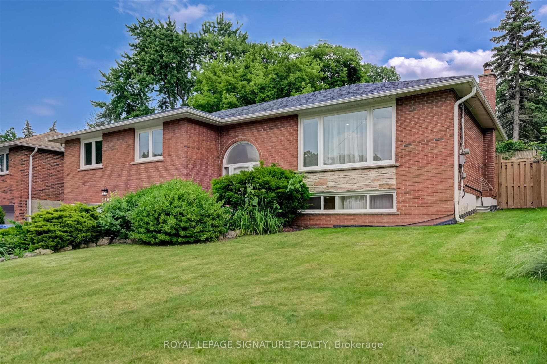 3463 Credit Heights Drive photo 1