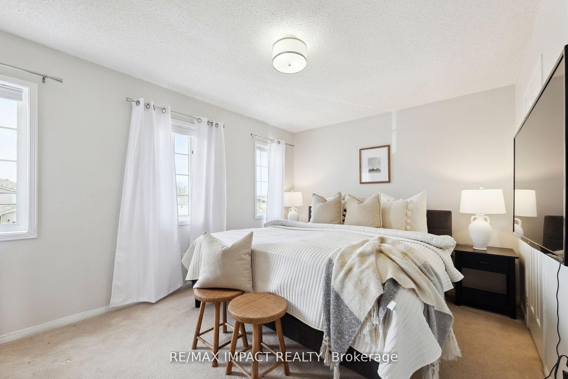 160 Eldad Drive photo 16