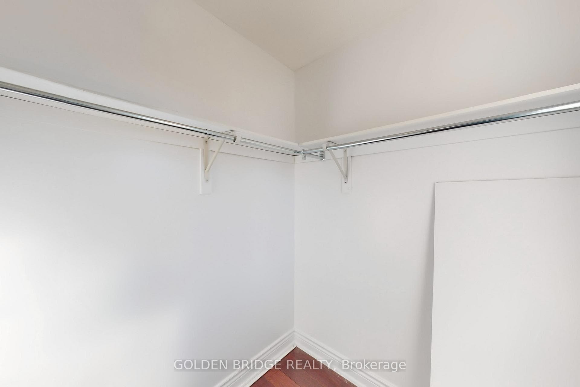 158 Worthington Avenue photo 23