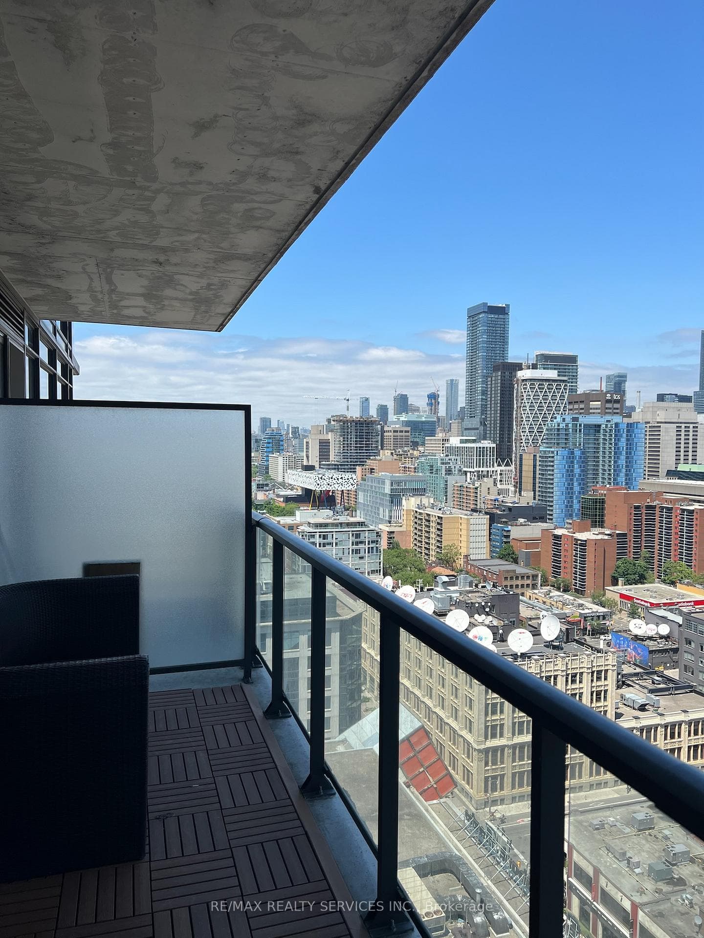 290 Adelaide Street Unit 2106 photo 18