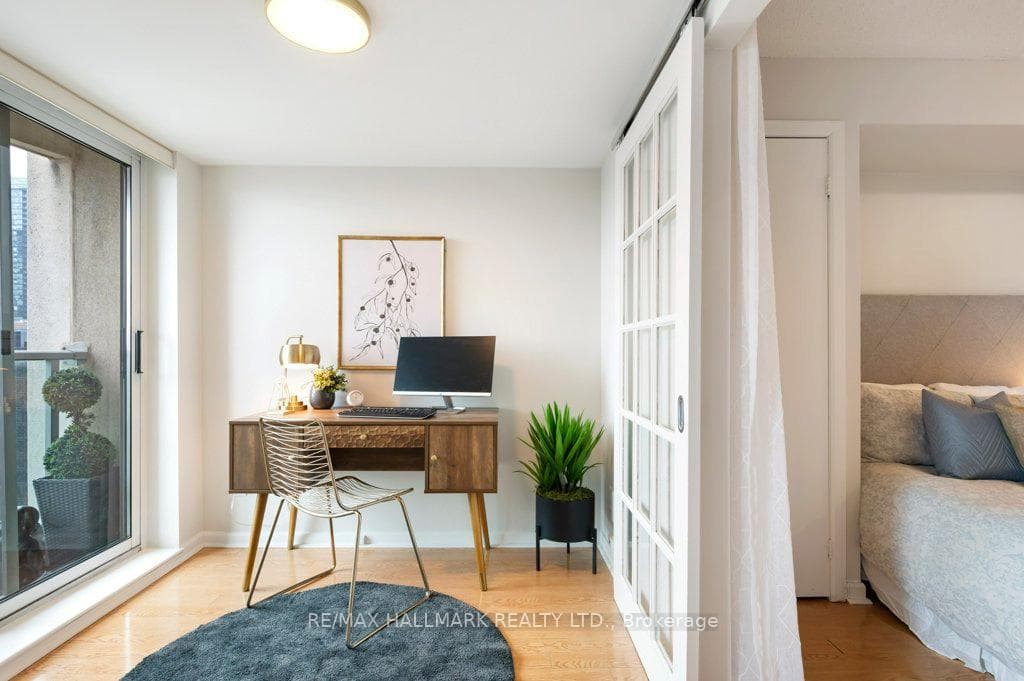 8 Park Road Unit 2608 photo 22