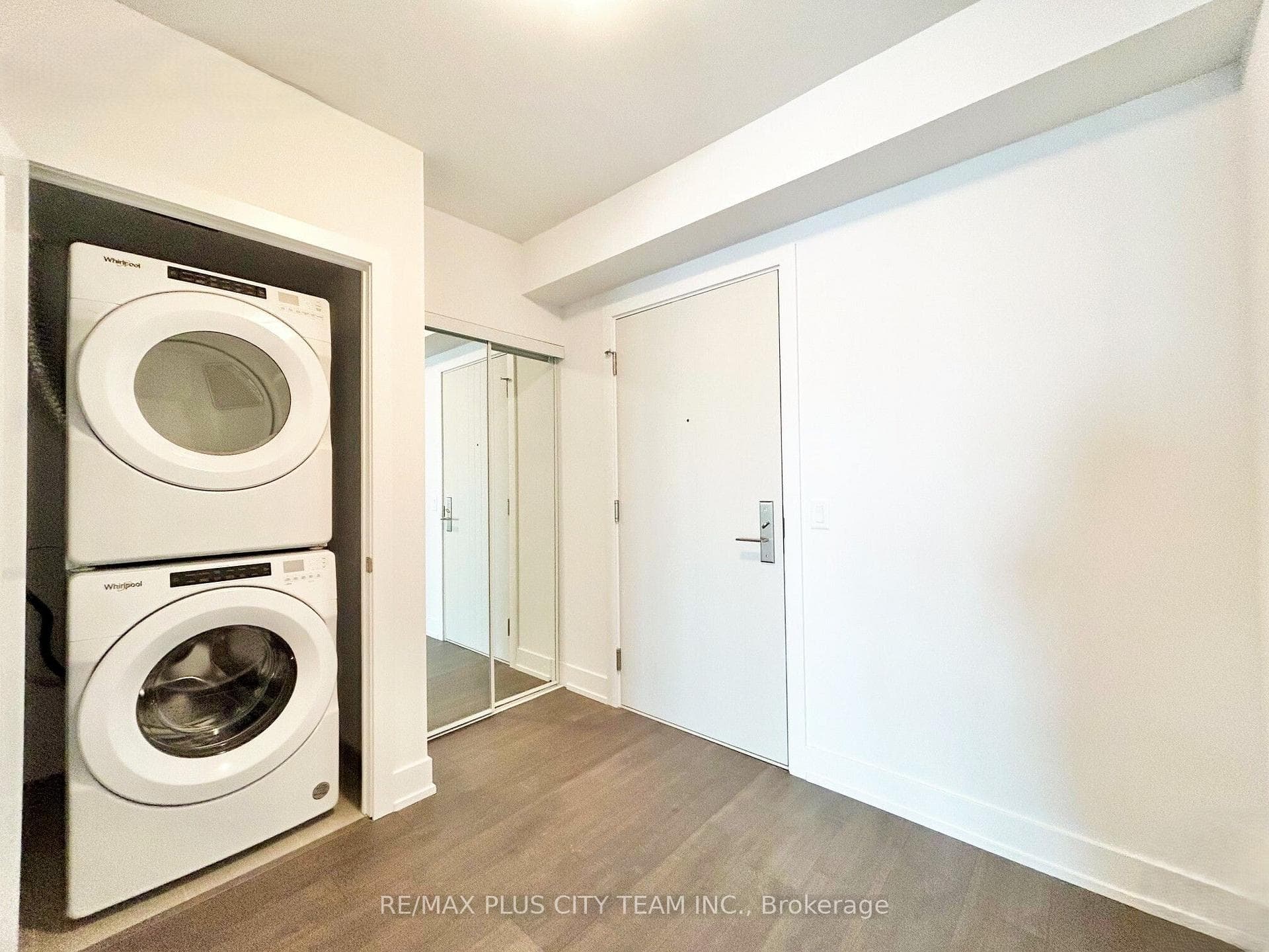 2550 Simcoe Street Unit 1217 photo 12