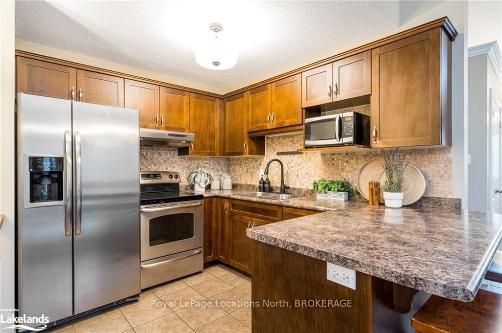 19 LYNDEN Street photo 20